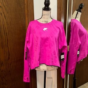 Women’s hot pink Nike sweatshirt size 1X brand new